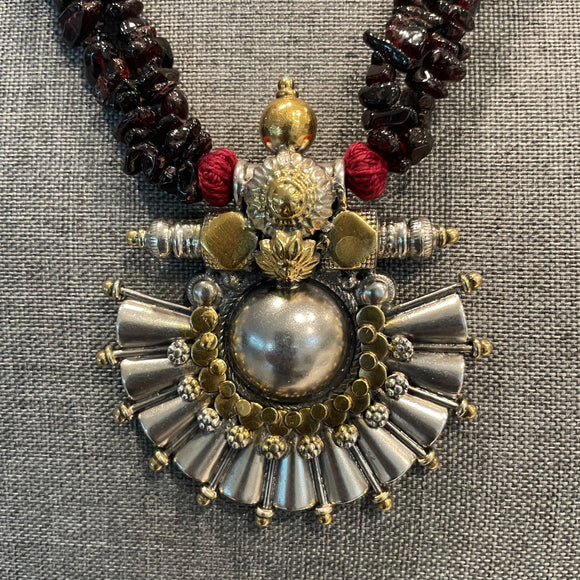 The Red Garnet Beaded Silver Necklace