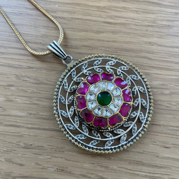 The Kundan Silver Pendant